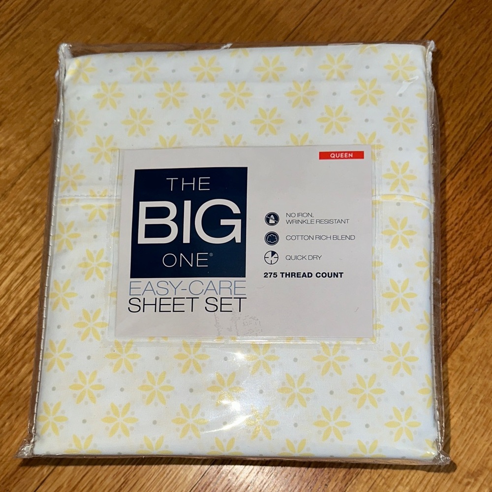 NWT Queen Bed Sheets Set